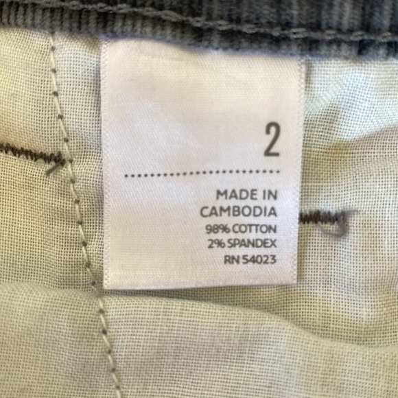 ⭐️Old Navy Gray Corduroy Skirt Size 2 - Picture 9 of 10